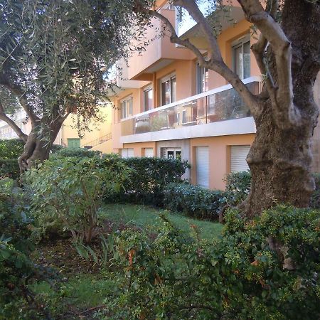 Residence Le Mediterranee Menton Bagian luar foto
