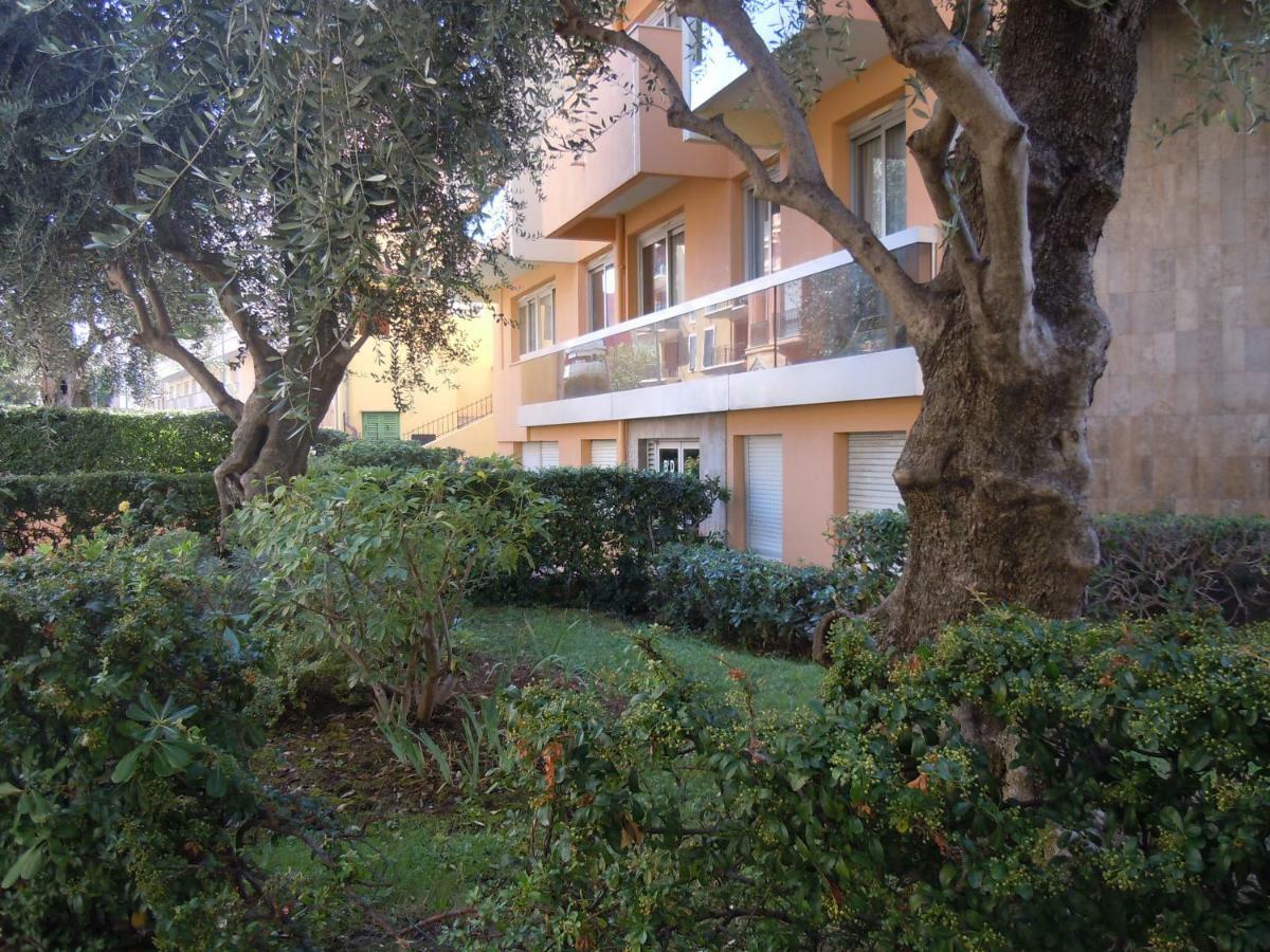Residence Le Mediterranee Menton Bagian luar foto